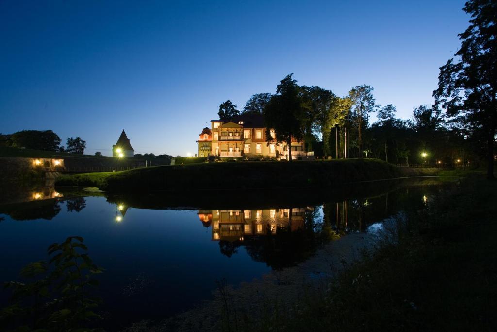 Ekesparre Boutique Hotel Kuressaare Exterior foto
