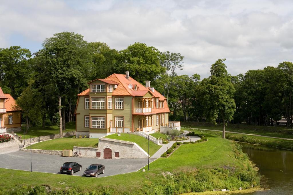 Ekesparre Boutique Hotel Kuressaare Exterior foto